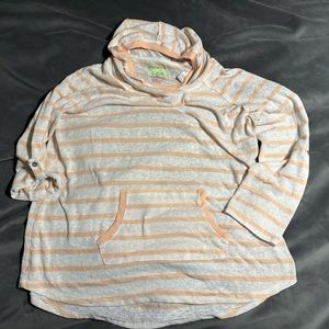Earth Yoga Peach & white lightweight long sleeve with hood